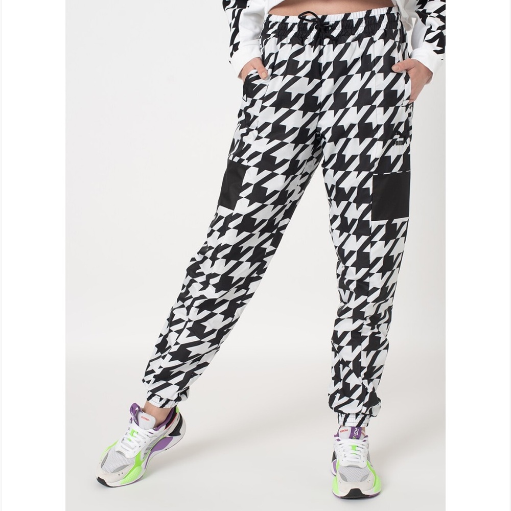 NEW PUMA Stylish Black and White Houndstooth Athletic Windbreaker Joggers - Picture 3 of 16